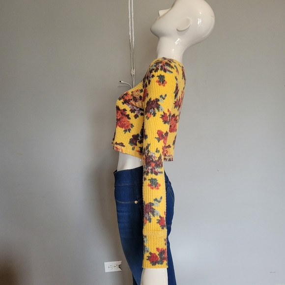 Out From Under for Urban Outfitters Cropped Floral Waffle Top, GUC, Size S - Picture 4 of 6